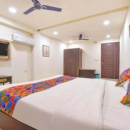 Fabhotel Monark-2