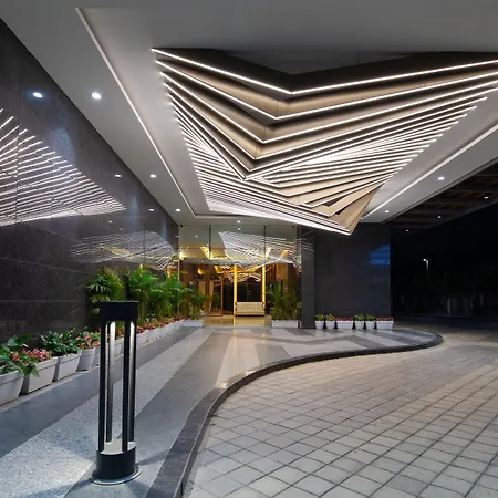 Hometel Lucknow - A Sarovar Hotel-3