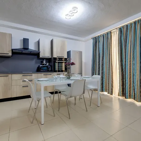 Sliema Tigne Suites-2