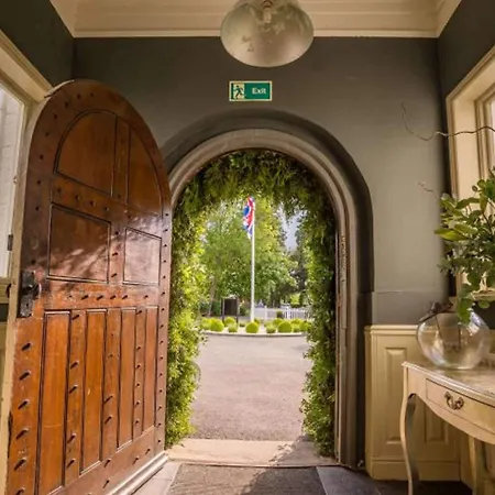 Worldhotels Distinctive Woughton House Hotel-3