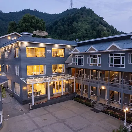 Hotel Grand Boulevard Dal Lake View Srinagar-2
