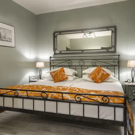 Black Star Suites-2