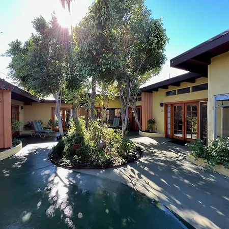 Atrium Palm Springs - G A Y Mens Resort-3