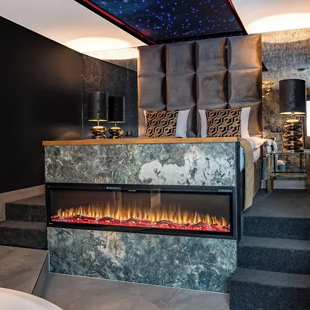 Art Suites Luxury Hotel-3