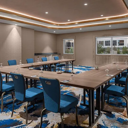 Courtyard By Marriott Calgary Downtown-2