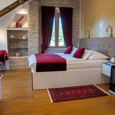 Oblivion Luxury Rooms-3
