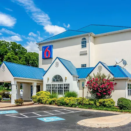 Motel 6 Chattanooga Downtown-2