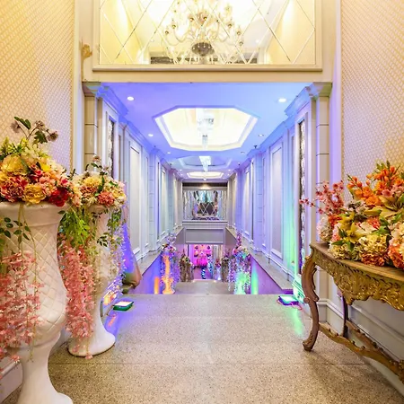 Okas Grand Luxury Collection Hotel Near Crowne Plaza New Delhi Okhla By Ihg-3