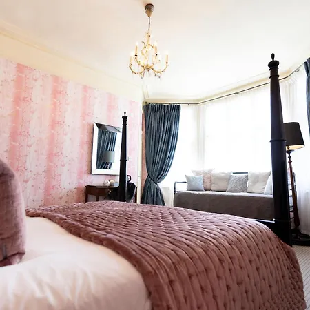 Brooks Guesthouse-3
