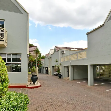 Courtyard Hotel Sandton-3
