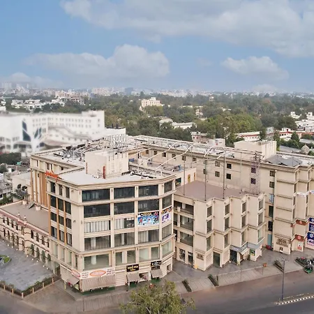 Sunday Hotel & Convention Centre By Checkin, Vadodara-3