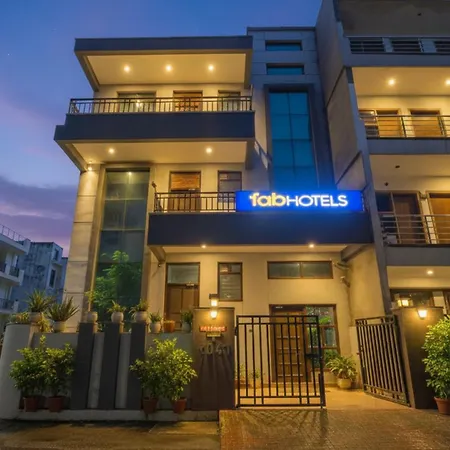 Fabhotel Golf Luxury- 10 Min From Sector 42-43 Rapid Metro Station-3