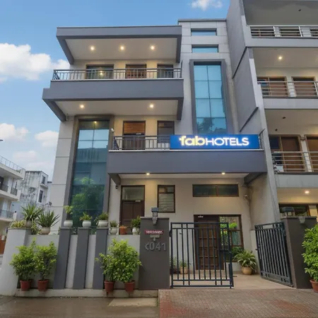 Fabhotel Golf Luxury- 10 Min From Sector 42-43 Rapid Metro Station-3