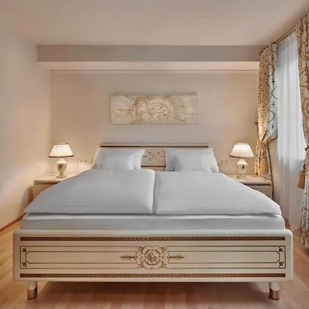 Hotel Schwarzer Adler Innsbruck-2