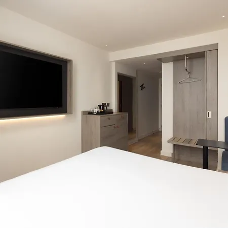 Hampton By Hilton London City-2