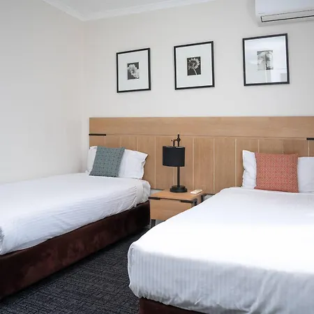 Mainstay Suites Kew-3