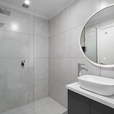 Comfort Apartments Melbourne Central-2