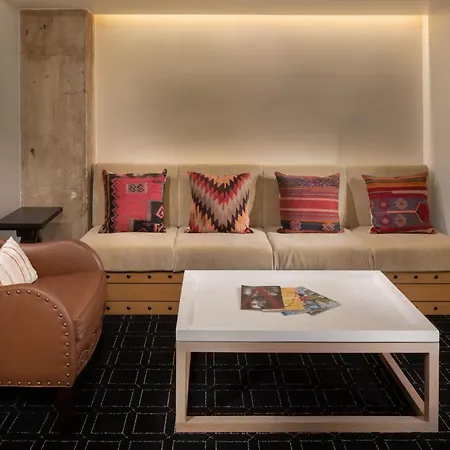 Hotel Valencia Riverwalk-3