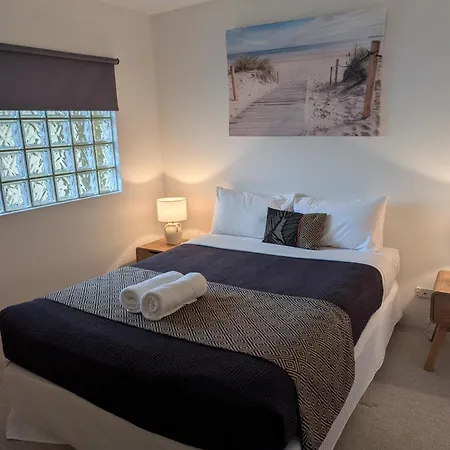 Inn Cairns-2