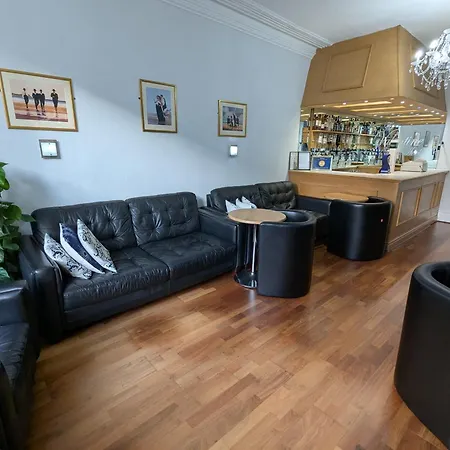 Valentine Lodge Over 21 Adult Couples Only-2