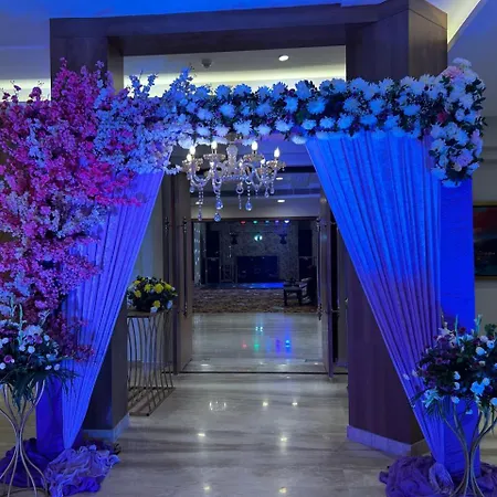 Vibe By The Lalit Traveller-3
