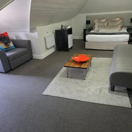 4 On Varneys Guest House-3