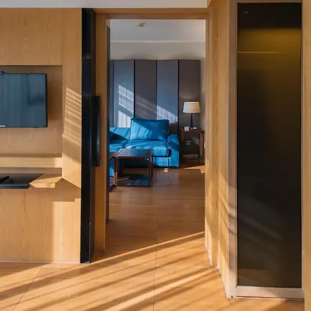 Arcadia Suites Ploenchit Bangkok-2