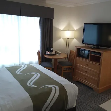 Quality Inn Downtown Inner Harbour-3