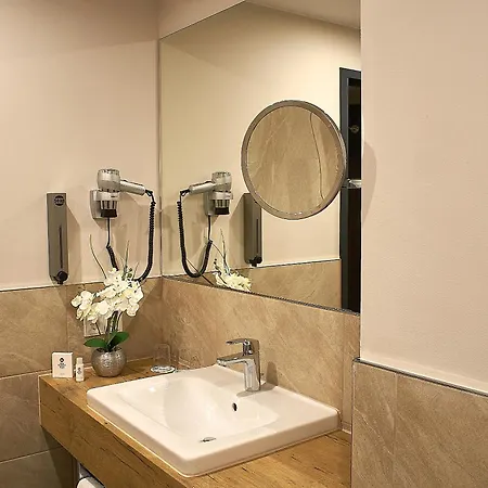 Best Western Plus Plaza Berlin Kurfuerstendamm-3