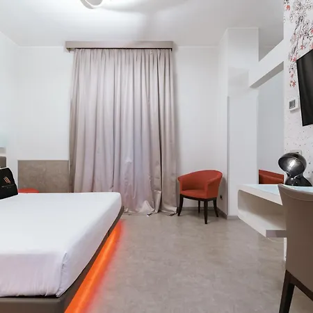 Montenapoleone Suites-3