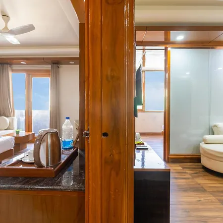 The Global Hotel By Platinum I 100M Medanta Hospital I Sector-38 I Gurgaon-3