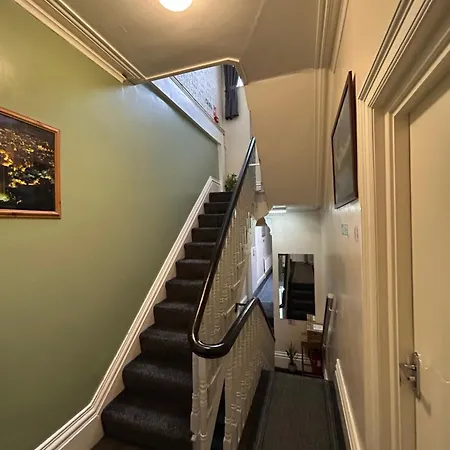 Hornby Villa B&B Couples & Families Only- Quiet Central Location- Near To Winter Gardens-2