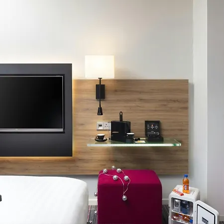 Moxy Southampton-3