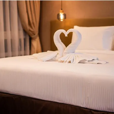Cormar Suites-2