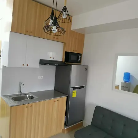 Grand Residences Newly Renovated Studio Unit - Walking Distance To It Park-2