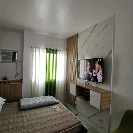 Grand Residences Newly Renovated Studio Unit - Walking Distance To It Park-3
