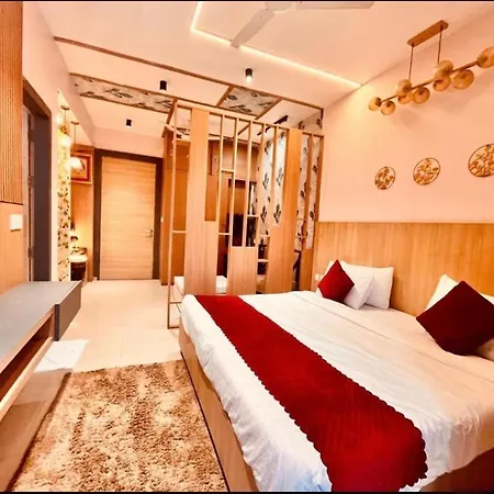 Vrindavan Serenity Hotel & Suites-3