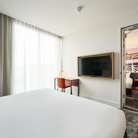 Ibis Styles Melbourne Airport-3
