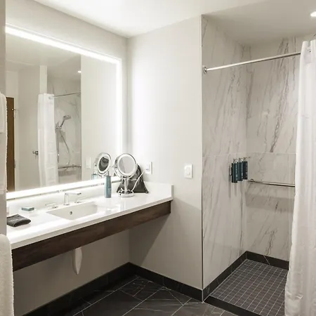 Hilton Arlington Rosslyn The Key-2
