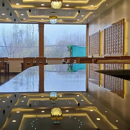 Hotel Royale Comfort-3
