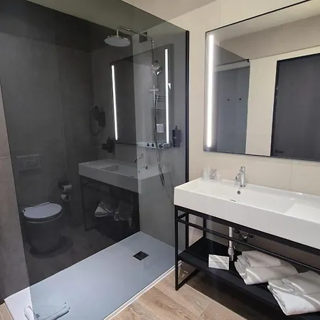 Kira Suites Hotel Milano-2