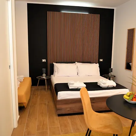 Blackwoody Contemporary Rooms - Napoli Centro Storico-3