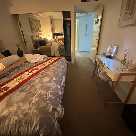 Casa Blanca Haymarket, Self Check In, Great Location, Pool Spa-2