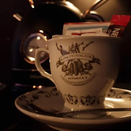 The Mad Hatter'S Guestrooms-3