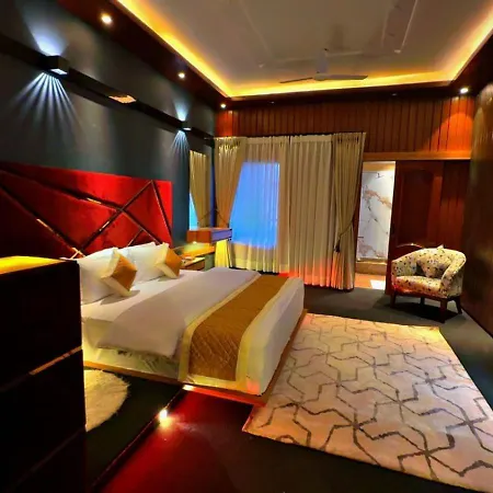 Victorian Elegance Luxury Stays-3