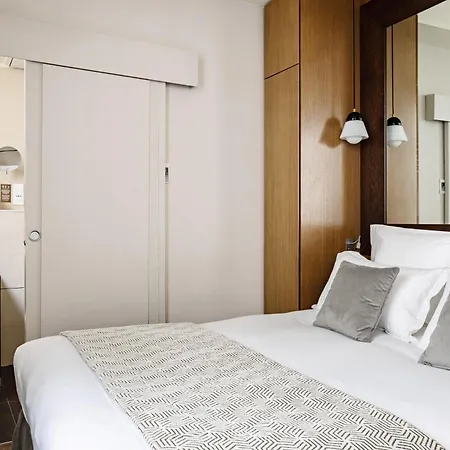 Holiday Inn Paris Palais De L'Elysee By Ihg-3