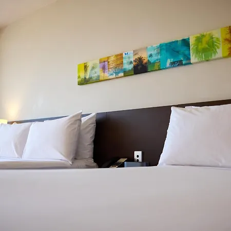 Cairns Harbourside Hotel-3