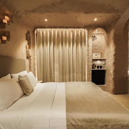 Dragonfly Hotel - The Art Hotel-2
