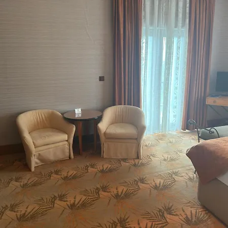 Grand Hotel Europe-3