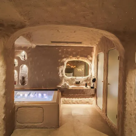 Dragonfly Hotel - The Art Hotel-3